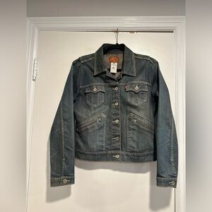 Vintage Y2K Womens Sz: L Levi’s Dark Wash Denim Trucker Jacket.